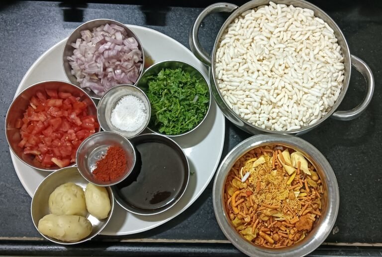 सोपी मुरमुरा भेळ बनवण्याची अगदी घरगुती पद्धत चवीला अगदी स्ट्रीट सारखी |Mumura bhel Recipe