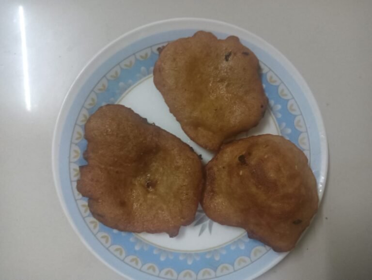 गोल गोल गुलगुले (आषाढ महिना स्पेशल आखाड गोड असे गुलगुले)