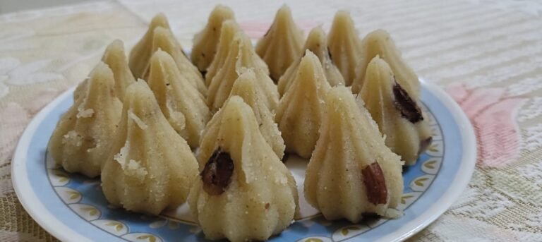 बिना उकड, बिना साचा! १० मिनिटांत मऊशार रवा मोदक | Easy Rawa Modak Recipe in Marathi | सुजी मोदक प्रकार 2 | Suji Modak type 2 |