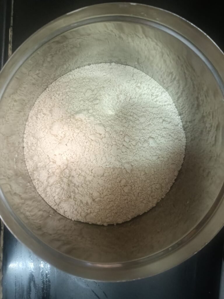 भाजणीची खमंग अशी चकली तयार करण्यासाठी भाजणीचे पीठ!!भाजणी पीठ -Flour mix (bhajani) for making delicious, crispy chakli!! Bhajani flour